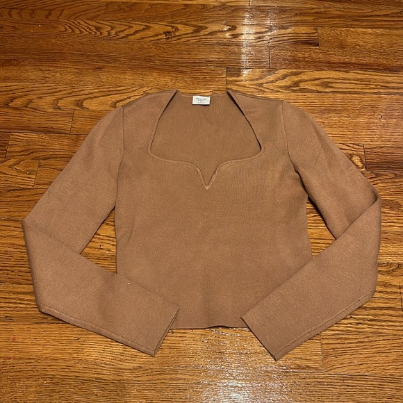 Abercrombie Slim Sweetheart Sweater - Picture 2 of 5